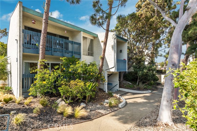906 Camino Real, Redondo Beach, California 90277, 2 Bedrooms Bedrooms, ,2 BathroomsBathrooms,Residential,Sold,Camino Real,SB22092034
