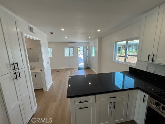 Detail Gallery Image 3 of 14 For 6882 San Paco #B,  Buena Park,  CA 90620 - 1 Beds | 1 Baths