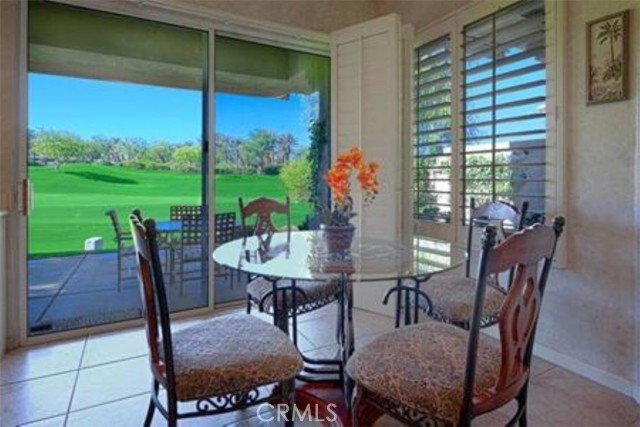 315 Indian Ridge Drive, Palm Desert CA: https://media.crmls.org/medias/cc6f9da8-10d5-4925-a573-a88a264daf18.jpg