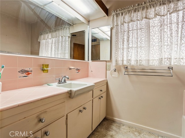 Image 23 of 56 For 236 Providencia Avenue