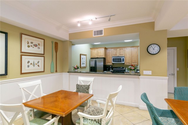 2750 ARTESIA BLVD, Redondo Beach, California 90278, 2 Bedrooms Bedrooms, ,2 BathroomsBathrooms,Residential,Sold,ARTESIA BLVD,SB23099709