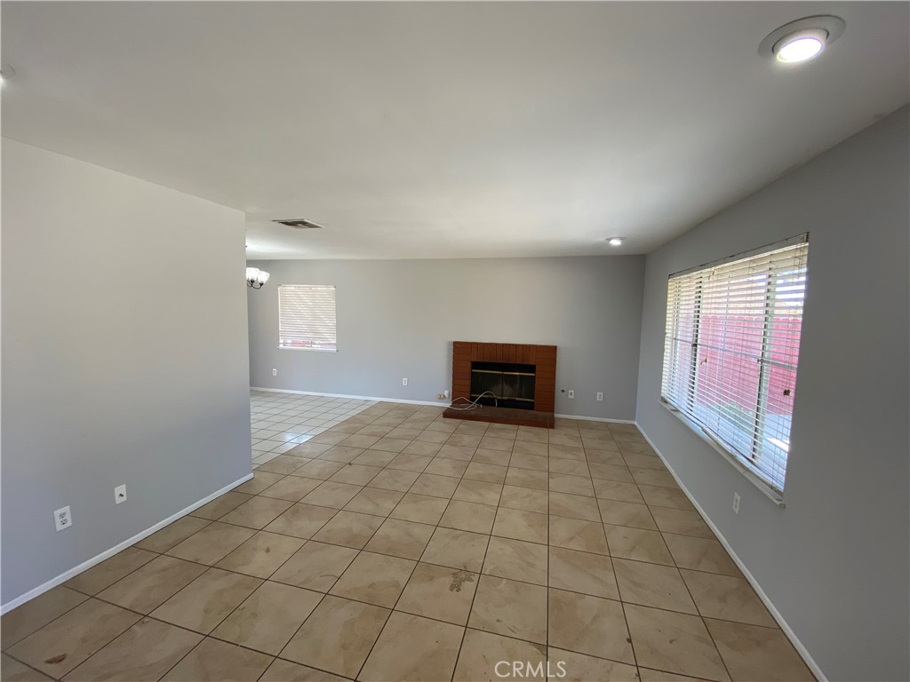 MLS #DW25050723 image #6