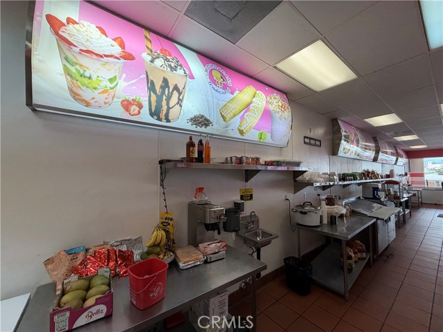 716 E Arrow Highway, Pomona CA: https://media.crmls.org/medias/cc715dcb-59cc-45e7-9ede-cb04404886e6.jpg