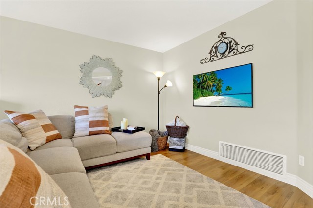 Detail Gallery Image 12 of 36 For 3 Autumn Hill Ln, Laguna Hills,  CA 92653 - 4 Beds | 2/1 Baths