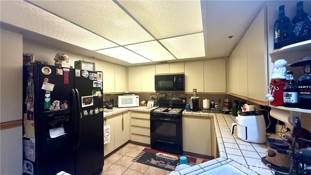 Detail Gallery Image 5 of 13 For 43170 Wall #E,  Hemet,  CA 92544 - 2 Beds | 2 Baths