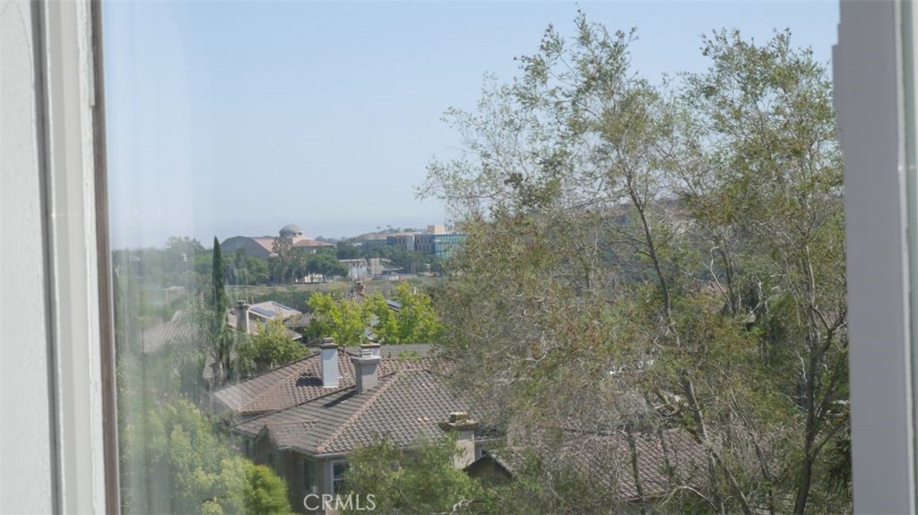 https://media.crmls.org/medias/cc719c43-edbe-44ab-bba9-aa1abc3dbb86.jpg?preset=X-Large