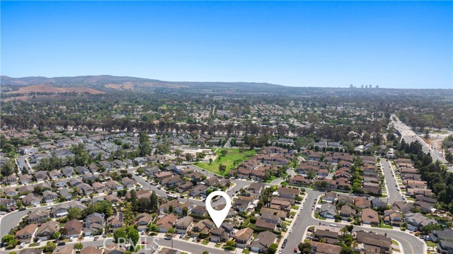 20 Whistling Isle, Irvine CA: https://media.crmls.org/medias/cc71bbca-b524-4d0f-b4e0-5881cec54e16.jpg