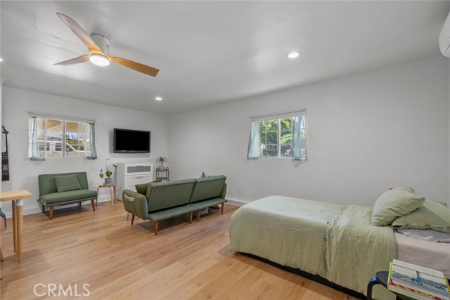 19539 Gault Street, Reseda CA: https://media.crmls.org/medias/cc71be6e-f81f-485d-abb1-632cca315989.jpg
