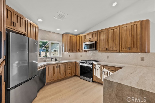 Image 9 of 35 For 25072 Atwood