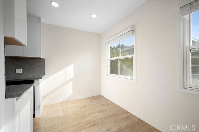 Detail Gallery Image 7 of 21 For 10230 Silverton #2,  Tujunga,  CA 91042 - 1 Beds | 1 Baths