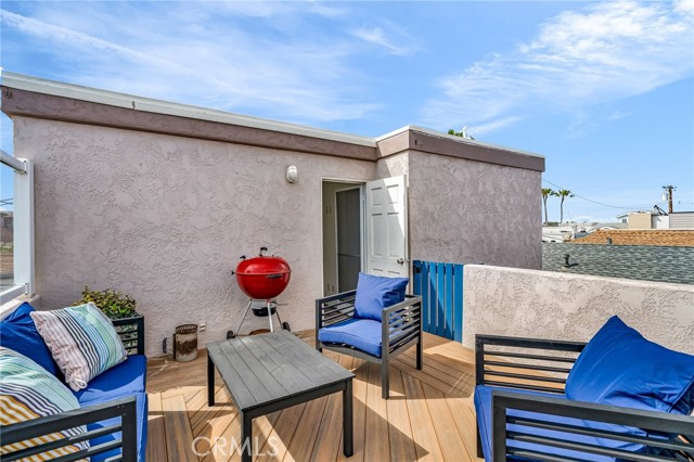 15 69th Place, Long Beach CA: https://media.crmls.org/medias/cc730df6-9893-47de-8b50-5c6be646d327.jpg