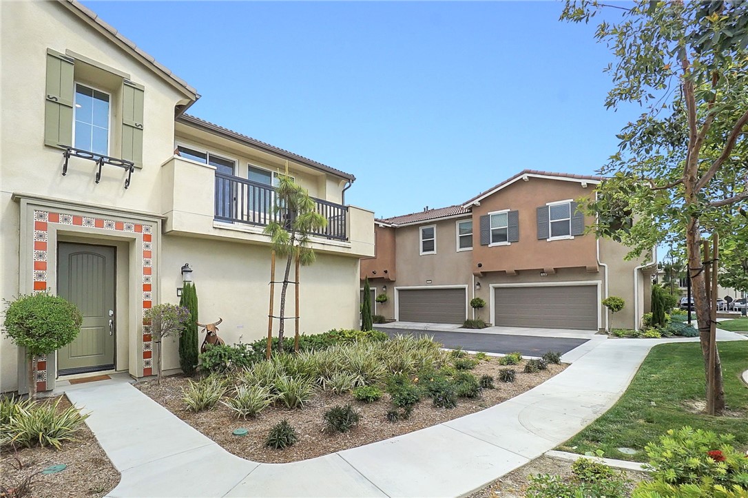 Detail Gallery Image 3 of 31 For 7122 Vernazza Pl, Corona,  CA 92880 - 2 Beds | 2 Baths