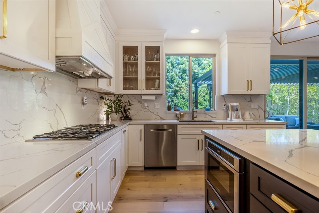 Detail Gallery Image 10 of 39 For 17065 Cantlay, Lake Balboa,  CA 91406 - 4 Beds | 3 Baths