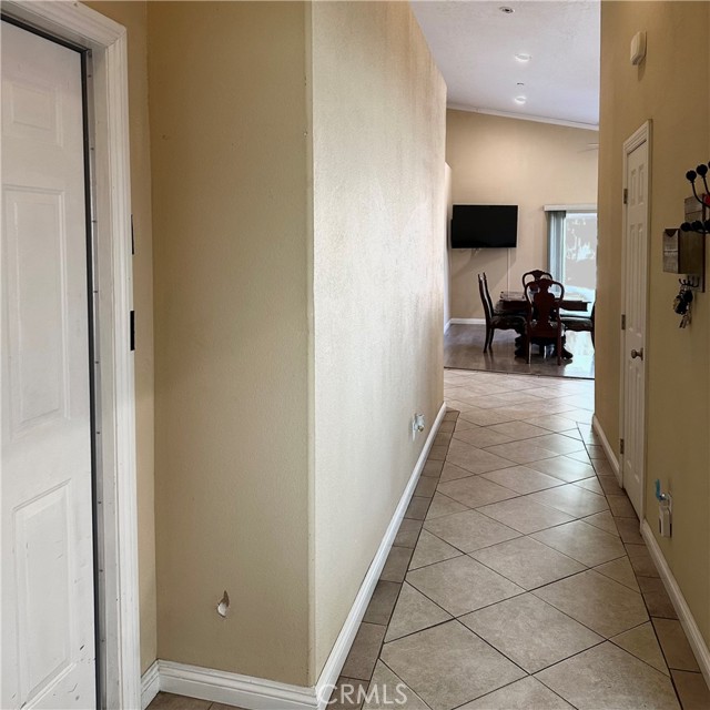 Detail Gallery Image 3 of 27 For 16312 Molino, Victorville,  CA 92395 - 3 Beds | 2 Baths