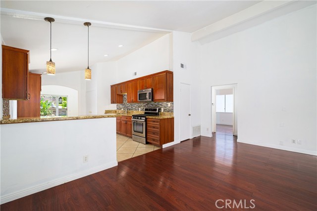 Detail Gallery Image 8 of 37 For 21522 Pedroso, Mission Viejo,  CA 92691 - 3 Beds | 2 Baths