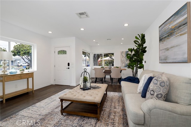 6164 Lorelei Avenue, Lakewood CA: https://media.crmls.org/medias/cc77327c-75e9-4736-9e04-1c91b90fbe97.jpg
