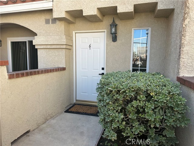 Detail Gallery Image 4 of 24 For 201 Laurel #6,  Brea,  CA 92821 - 2 Beds | 2/1 Baths