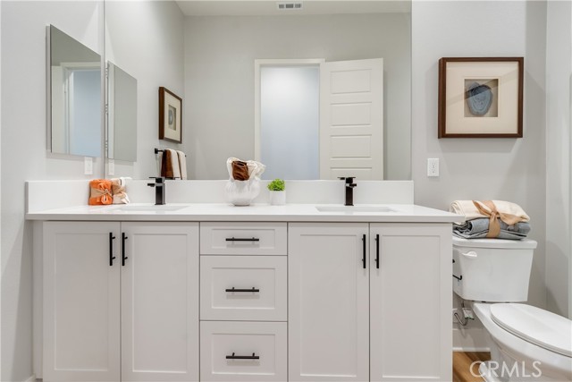 Detail Gallery Image 14 of 29 For 6533 Canyon Oaks Dr, Simi Valley,  CA 93063 - 4 Beds | 3/1 Baths