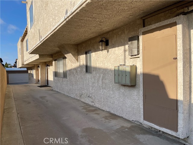 Detail Gallery Image 3 of 10 For 2021 Curtis Ave, Redondo Beach,  CA 90278 - – Beds | – Baths