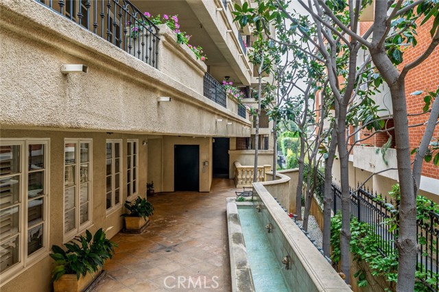 Detail Gallery Image 28 of 31 For 11740 W Sunset Bld #14,  Los Angeles,  CA 90049 - 2 Beds | 3 Baths