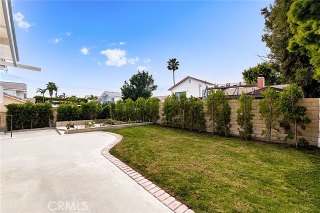 Image 44 of 54 For 20761 Mission Ln