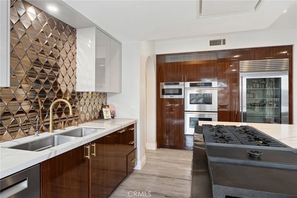 Cc7a5dc6 D661 41f9 849c D4cbae87a605