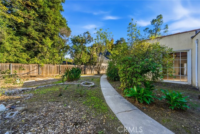 Detail Gallery Image 24 of 32 For 929 Descanso Dr, La Canada Flintridge,  CA 91011 - 3 Beds | 2 Baths