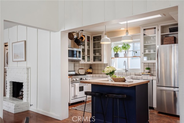 517 5th Street, Manhattan Beach, California 90266, 3 Bedrooms Bedrooms, ,2 BathroomsBathrooms,Residential,Sold,5th,SB22046594