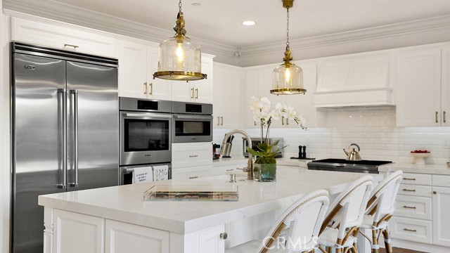 33 Via Armilla, San Clemente CA: https://media.crmls.org/medias/cc7b1ff8-8b6a-40b8-9be2-cb5fffdcb110.jpg