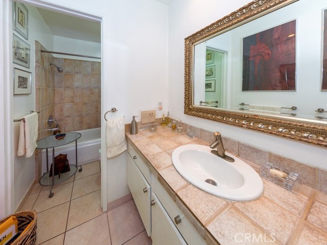 Detail Gallery Image 16 of 27 For 1230 N Sweetzer Ave #211,  West Hollywood,  CA 90069 - 1 Beds | 1 Baths