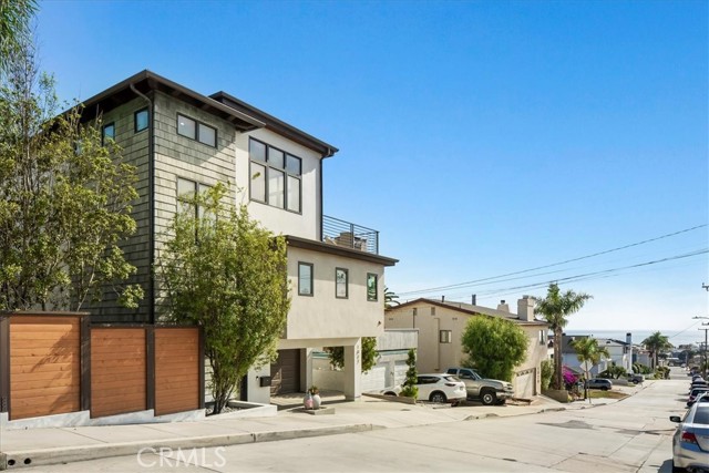 1032 6th, Hermosa Beach, California 90254, 4 Bedrooms Bedrooms, ,3 BathroomsBathrooms,Residential,Sold,6th,SB22136354