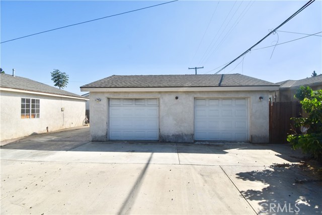 Detail Gallery Image 4 of 10 For 10092 10094 Larson Ave, Garden Grove,  CA 92843 - 5 Beds | 3 Baths