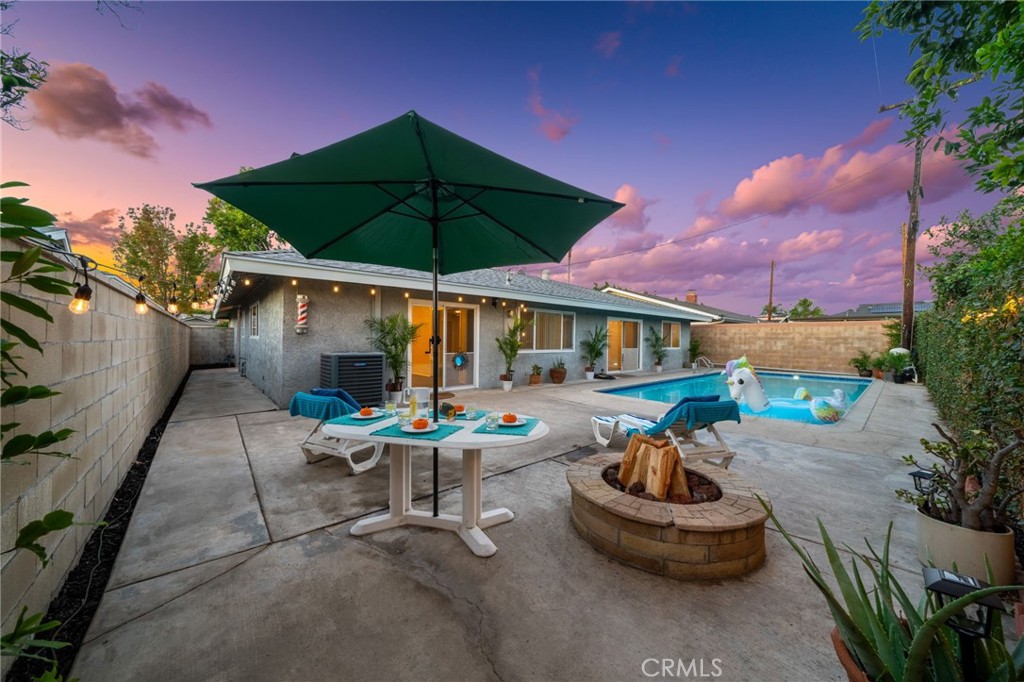 1024 E TULAROSA