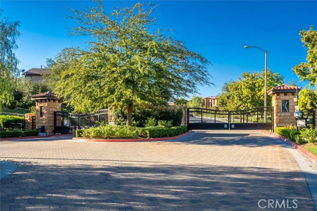 Detail Gallery Image 3 of 55 For 29116 West Hills Dr, Valencia,  CA 91354 - 4 Beds | 4 Baths