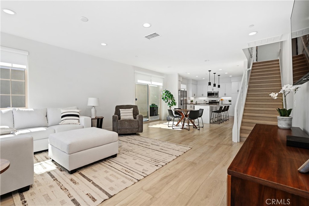 MLS #PW25232651 image #1