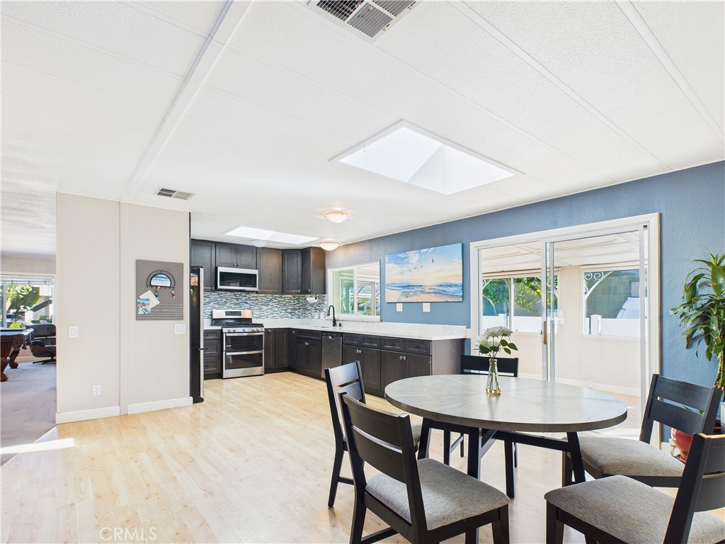 MLS #OC25245628 image #10