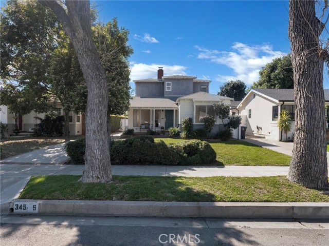 Detail Gallery Image 3 of 55 For 345 S Beachwood Dr, Burbank,  CA 91506 - 5 Beds | 3 Baths