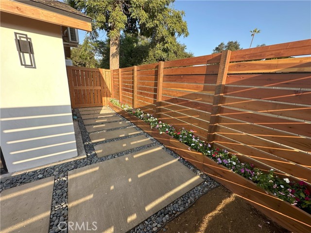 Detail Gallery Image 2 of 11 For 6701 Andasol Ave, Lake Balboa,  CA 91406 - 0 Beds | 1 Baths