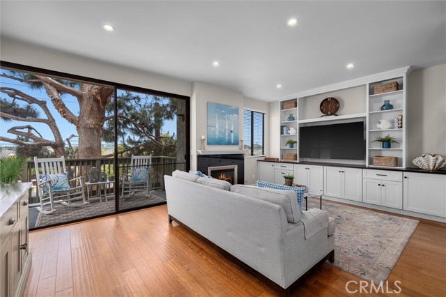 220 S Prospect AVE Unit: 9