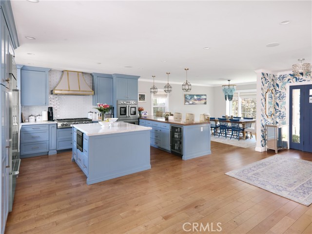 Detail Gallery Image 8 of 43 For 6443 W 81st St, Los Angeles,  CA 90045 - 4 Beds | 4 Baths