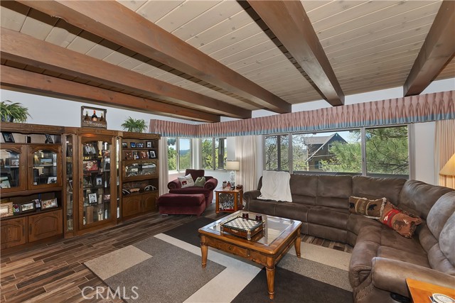 Detail Gallery Image 5 of 57 For 1249 Yellowstone Dr, Lake Arrowhead,  CA 92352 - 5 Beds | 3/2 Baths