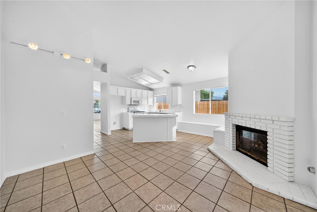 MLS #OC25249388 image #13