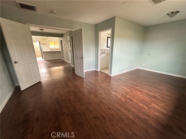 Image 20 of 24 For 53385 Eisenhower Drive