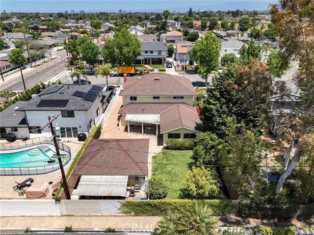 Detail Gallery Image 46 of 49 For 305 Robin Hood Ln, Costa Mesa,  CA 92627 - 5 Beds | 2/2 Baths