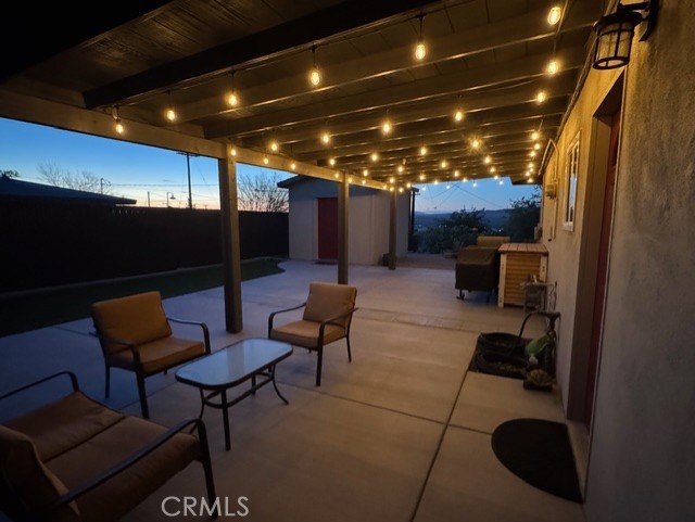https://media.crmls.org/medias/cc84f6ae-badc-4aa6-ad0e-605875fef72a.jpg?preset=X-Large