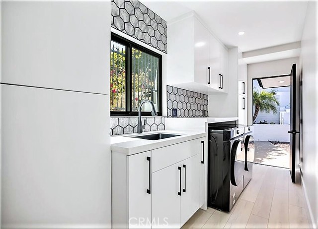 Detail Gallery Image 7 of 18 For 10452 Le Conte, Los Angeles,  CA 90024 - 3 Beds | 5 Baths