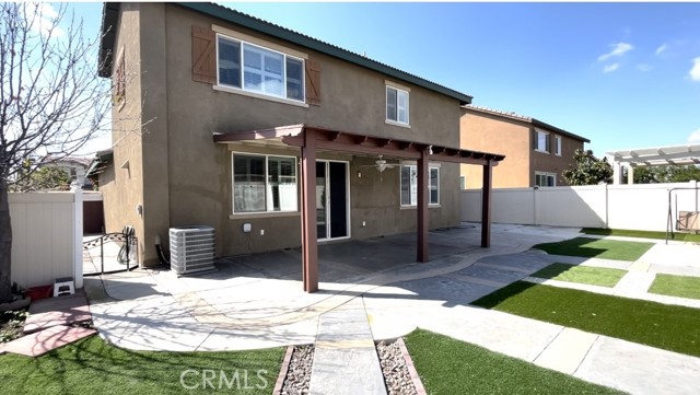 11407 Autumn Sage Avenue, Jurupa Valley CA: https://media.crmls.org/medias/cc8552bd-ab47-40d8-9fde-09fc84ea5cff.jpg