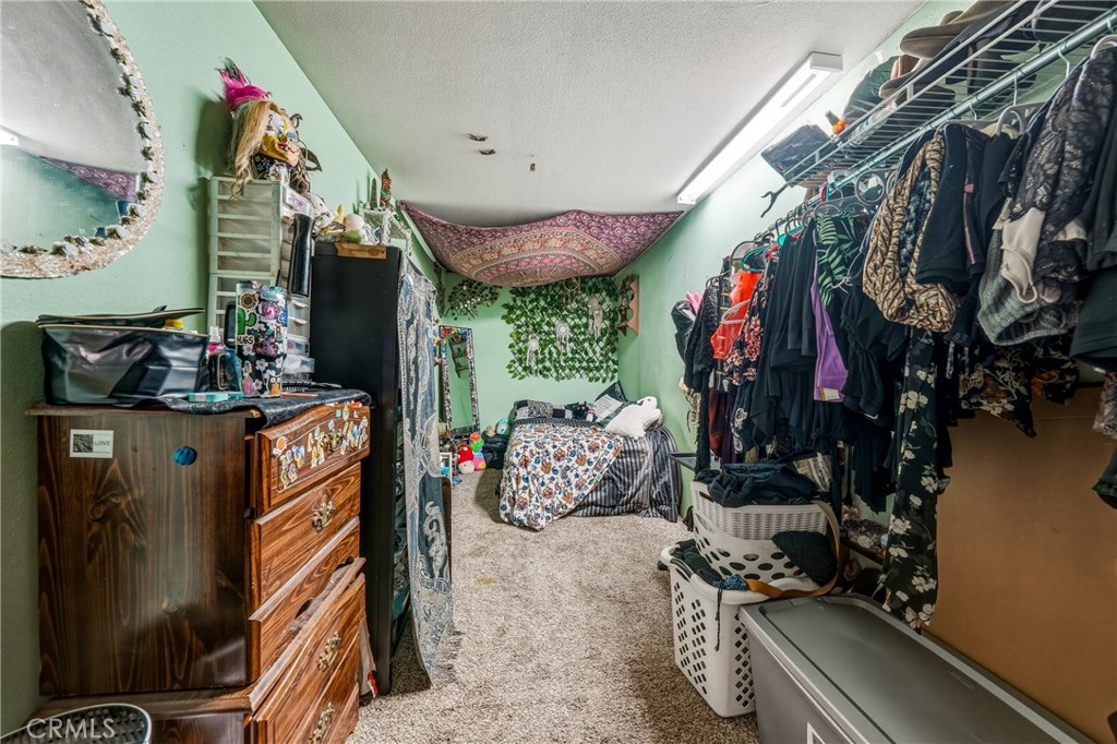 https://media.crmls.org/medias/cc85b1ee-1c7a-4325-a63e-fac083e16fb1.jpg?preset=X-Large