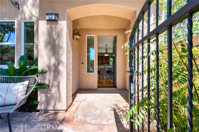 Detail Gallery Image 2 of 28 For 92 Trailing Vine, Irvine,  CA 92602 - 3 Beds | 2/1 Baths