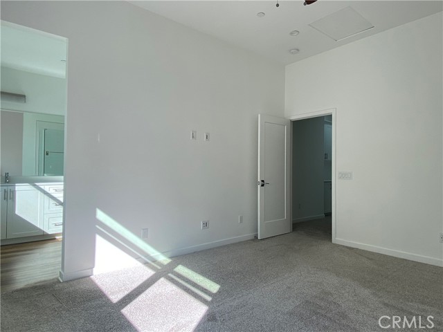 2312 Synergy, Irvine CA: https://media.crmls.org/medias/cc86351d-d79c-47bd-b936-3c89b75ef812.jpg